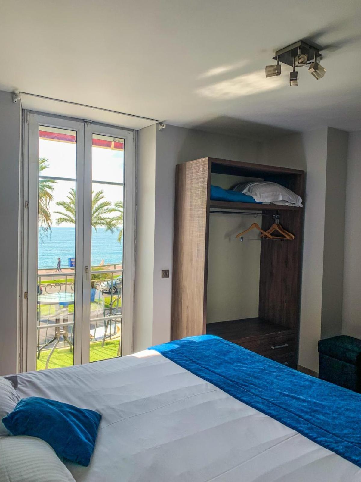 Flots D'azur 3*