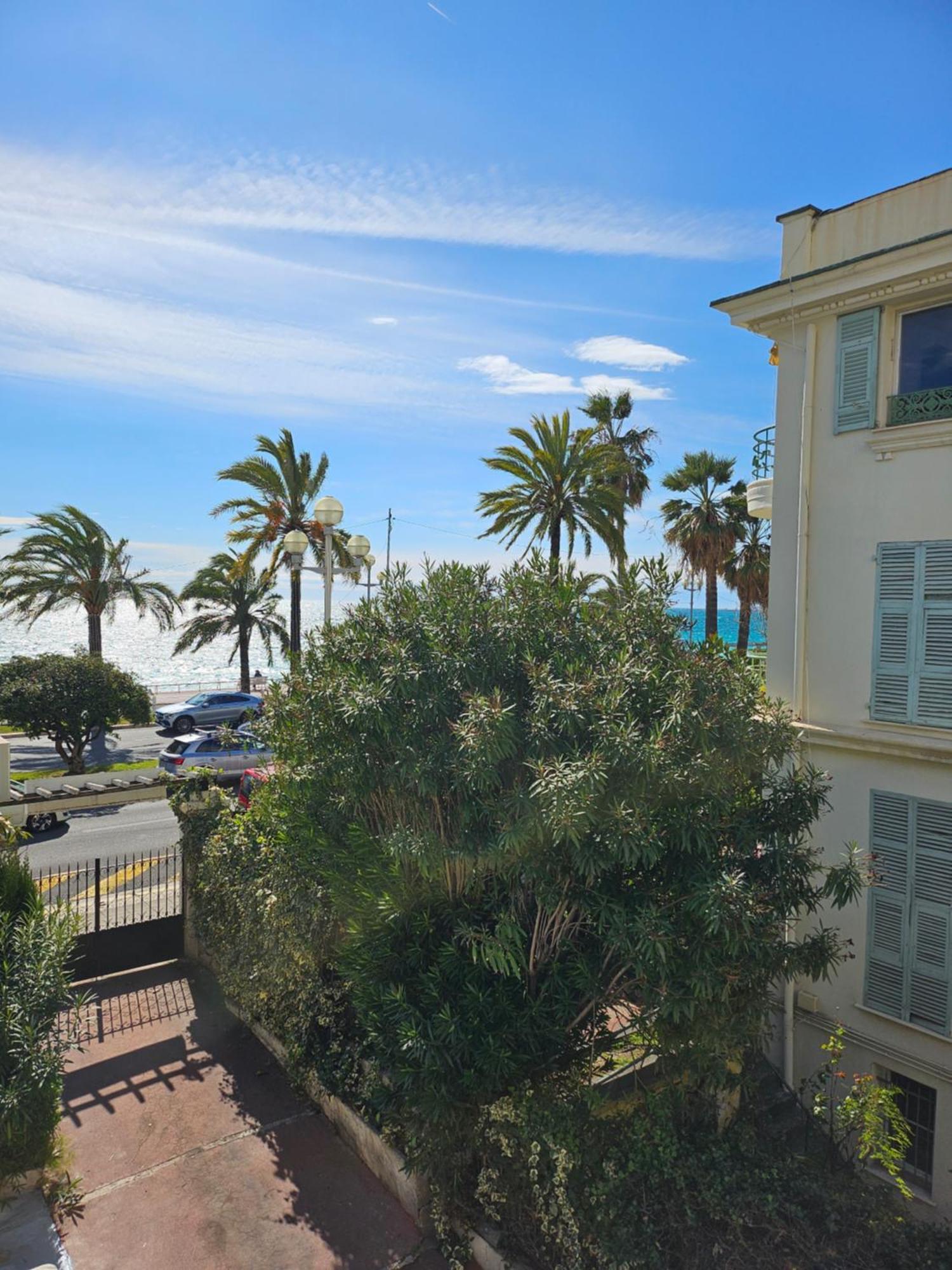 Hotel Flots D'azur Nizza