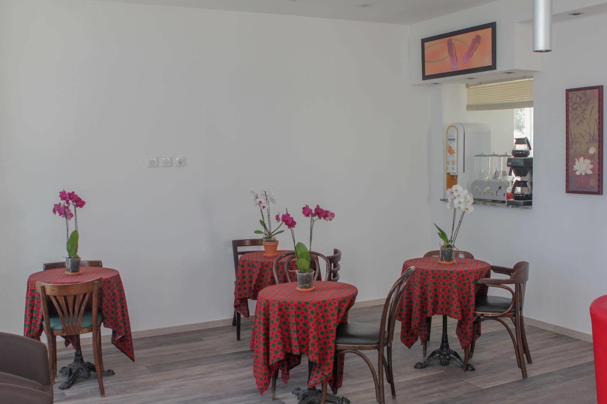 Hotel Flots D'azur 3*